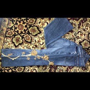 Camino Blue Jeans w/ Camel Color Embroidery